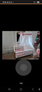 Nieuw poppenwiegje met hemeltje, Kinderen en Baby's, Speelgoed | Poppen, Ophalen of Verzenden, Nieuw, Babypop
