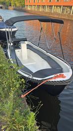 Polyester Motorboot met Buitenboordmotor en Trailer, 10 tot 30 pk, Gebruikt, Ophalen of Verzenden, Snelvarend