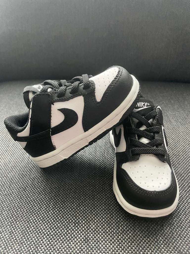 Nike baby sneakers zwart/wit (Panda) — maat 21 — NIEUW, Schoentjes, Jongetje of Meisje, Nieuw, Ophalen of Verzenden