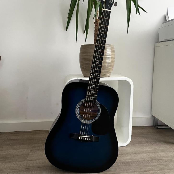 Stagg SW201BLS Gitaar, Muziek en Instrumenten, Snaarinstrumenten | Gitaren | Akoestisch, Gebruikt, Klassieke of Spaanse gitaar