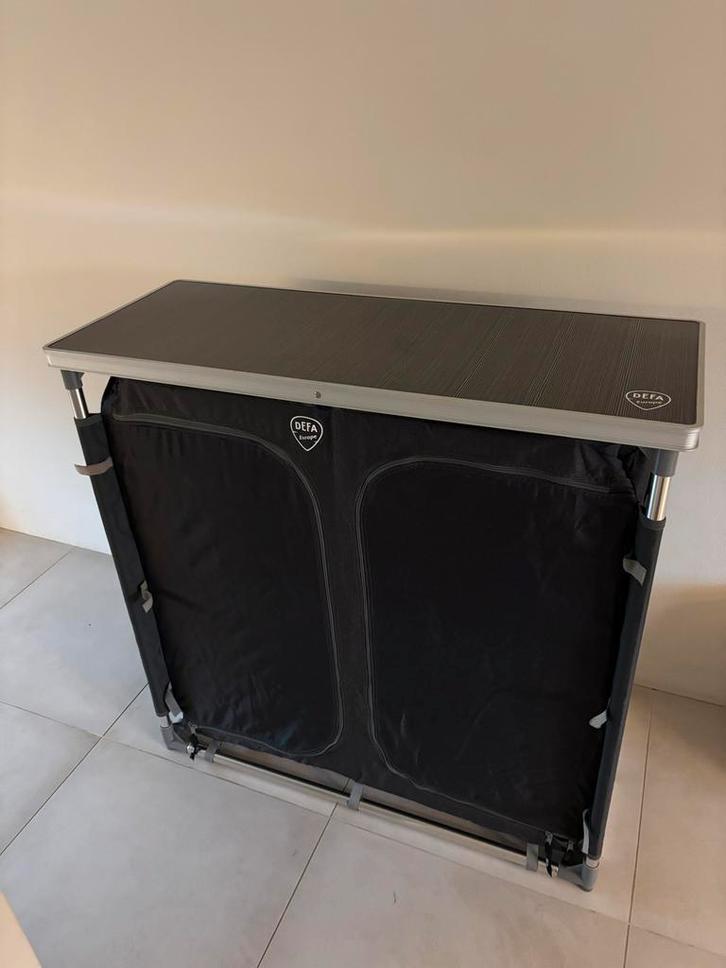 Schuine Campingkast - DEFA Europe, Caravans en Kamperen, Kampeermeubelen, Gebruikt, Campingkast, Ophalen