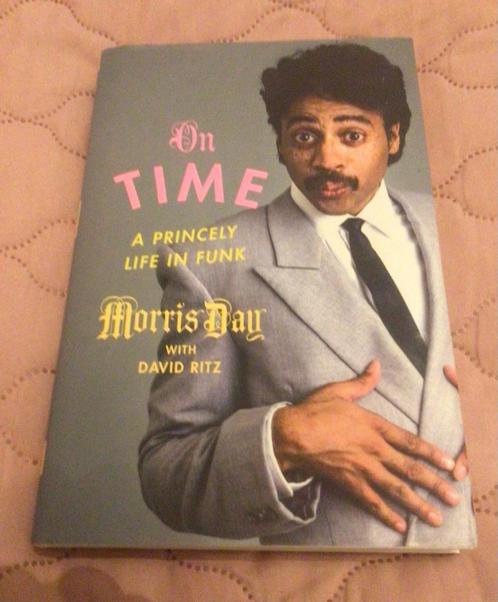 Prince -related : Morris Day - On Time, Verzamelen, Muziek, Artiesten en Beroemdheden, Nieuw, Boek, Tijdschrift of Artikel, Ophalen of Verzenden