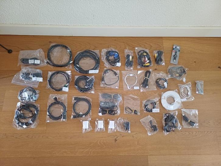 Grote set kabels van alles wat 33 stuks, Audio, Tv en Foto, Audiokabels en Televisiekabels, Zo goed als nieuw, Overige kabels
