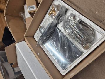 Nieuwe waterval inbouw kraaan chroom met LED beschikbaar voor biedingen