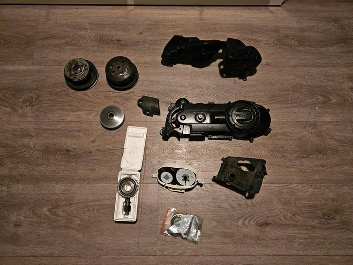 Diversen piaggo en Peugeot onderdelen, Fietsen en Brommers, Brommeronderdelen | Scooters, Gebruikt, Piaggio, Overige typen, Ophalen of Verzenden