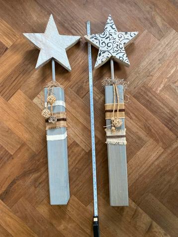 Decoratieve Houten Sterren - Set van 2 beschikbaar voor biedingen
