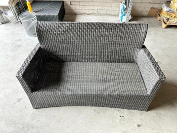 Loungebank beschikbaar voor biedingen