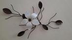 Mooie wanddecoratie. Bloem op tak metaal, Ophalen of Verzenden, Zo goed als nieuw