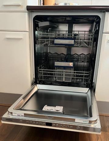 Stille Siemens inbouwvaatwasser (60 CM) in nette staat beschikbaar voor biedingen
