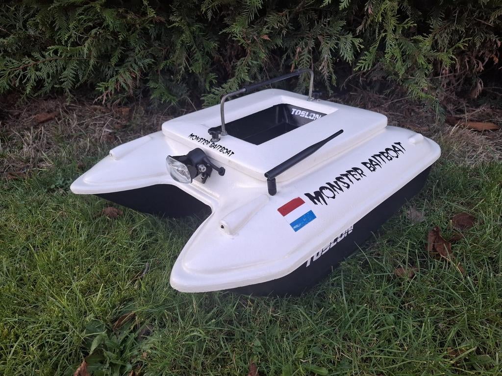 Voerboot monster baitboat met fishfinder en garantie, Watersport en Boten, Hengelsport | Karpervissen, Ophalen of Verzenden, Zo goed als nieuw