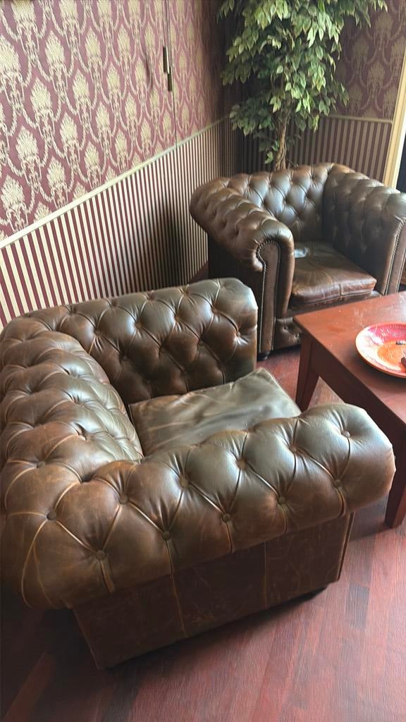2 x chesterfield fauteuil, Huis en Inrichting, Fauteuils, Ophalen, Zo goed als nieuw, 75 tot 100 cm