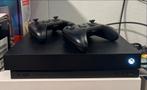 Xbox One X met 2 controllers - Zo goed als nieuw!, Spelcomputers en Games, Spelcomputers | Xbox One, Ophalen, Zo goed als nieuw