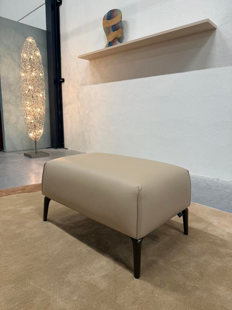 Nieuw Leolux Mayon Voetenbank Ceras Shell Hocker poef, Leolux, Nieuw, Leer, Ophalen of Verzenden