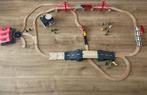 Houten treinbaan met treintjes en accessoires, Ophalen, Gebruikt