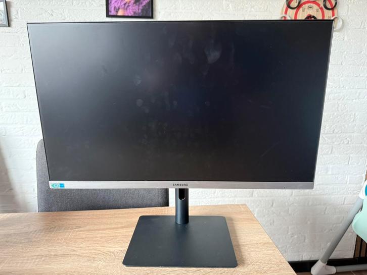 Samsung 60,5cm 1920x1089 Full HD LED, Computers en Software, Monitoren, Zo goed als nieuw, 60 Hz of minder, VGA, In hoogte verstelbaar