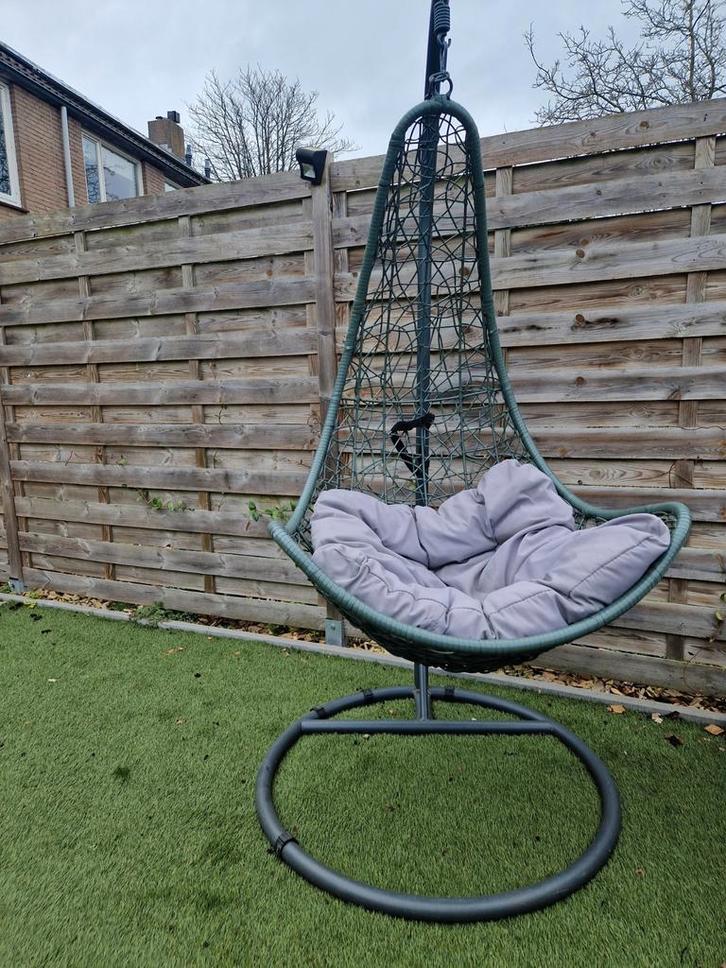 Schommelstoel voor in de tuin - 2 jaar oud, Tuin en Terras, Tuinstoelen, Ophalen