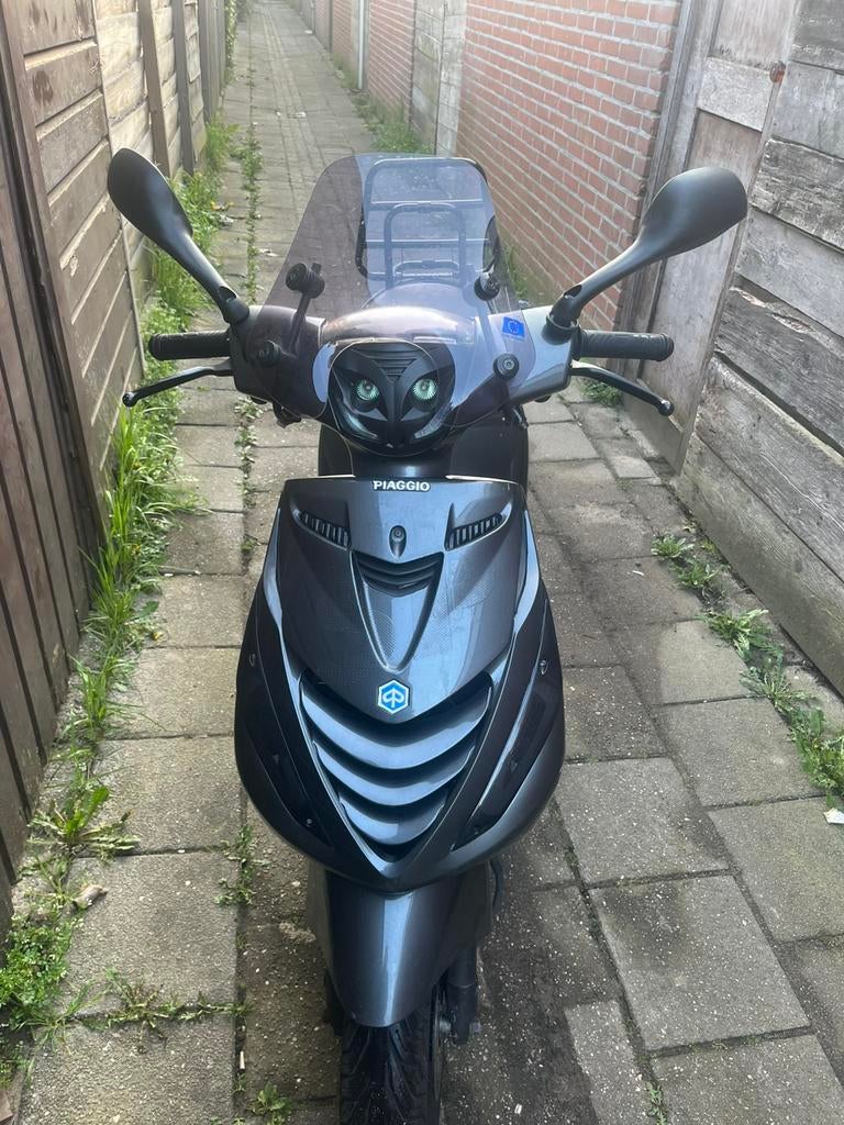 Piaggio Zip - 80cc 4t, Fietsen en Brommers, Scooters | Piaggio, Zo goed als nieuw, Zip, Benzine, Ophalen