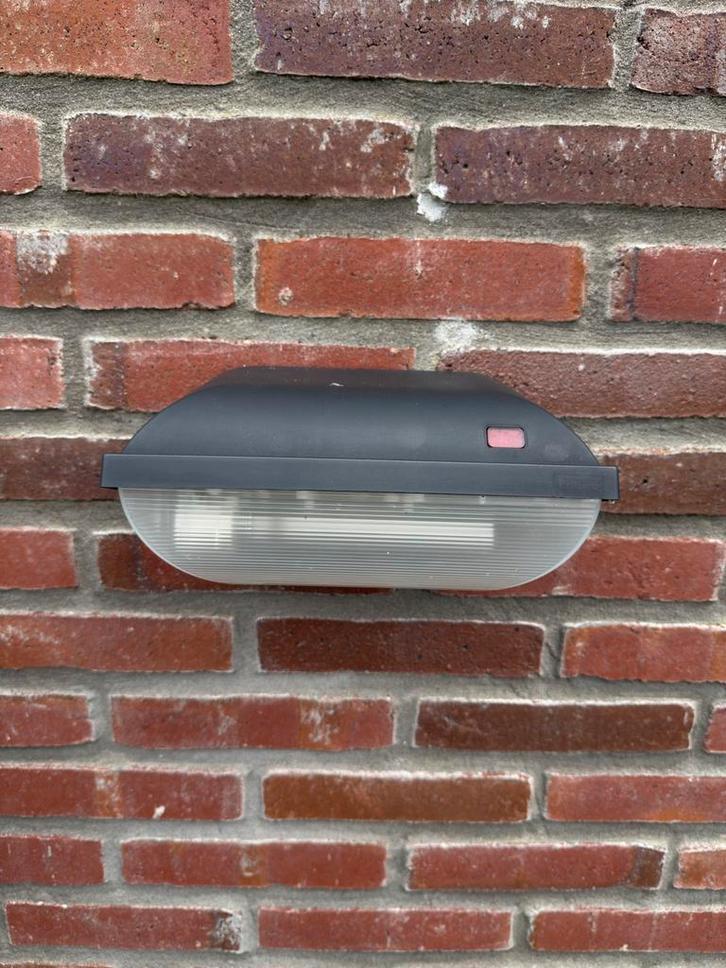 3x Philips FWC Buitenlamp met Sensor, Tuin en Terras, Buitenverlichting, Gebruikt, Wandlamp, Kunststof, Minder dan 50 watt, Netvoeding