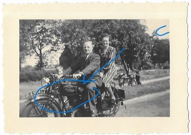 Royal Enfield motor moto foto, Verzenden, Foto, Zo goed als nieuw, Voor 1940
