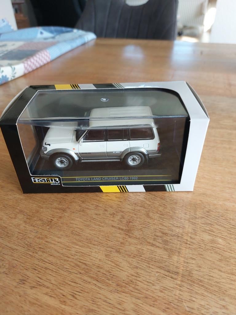 MODELAUTO 1-43 TOYOTA LANDCRUISER 80, Hobby en Vrije tijd, Modelauto's | 1:43, Ophalen of Verzenden, Zo goed als nieuw, Auto, Overige merken