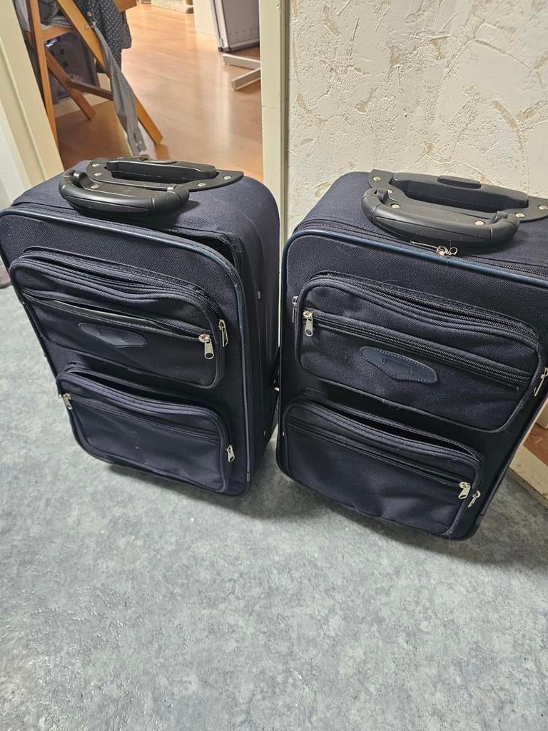 2 koffers formaat handbagage[ GERESERVEERD], Sieraden, Tassen en Uiterlijk, Koffers, Ophalen, Gebruikt