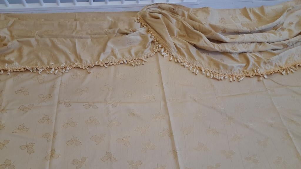 Gordijn met vlinderpatroon en kwastjes - Crème/Beige, Crème, 200 cm of meer, Ophalen of Verzenden, Zo goed als nieuw