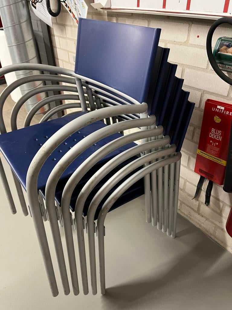 2 kantinetafels met 6 stapelbare stoelen, Ophalen, Gebruikt