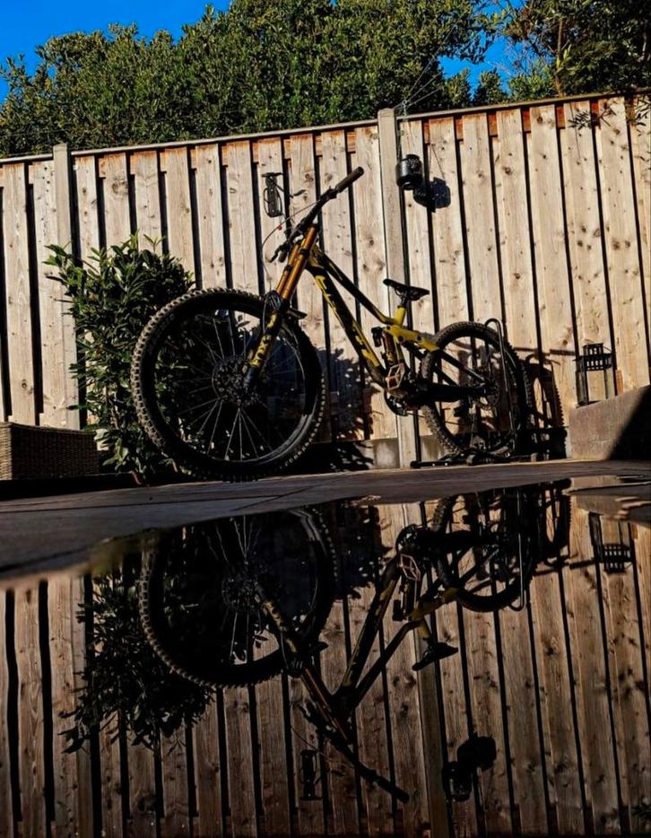 Scott Gambler 900 Tuned - Downhill - mtb - mountainbike, Fietsen en Brommers, Fietsen | Mountainbikes en ATB, Zo goed als nieuw