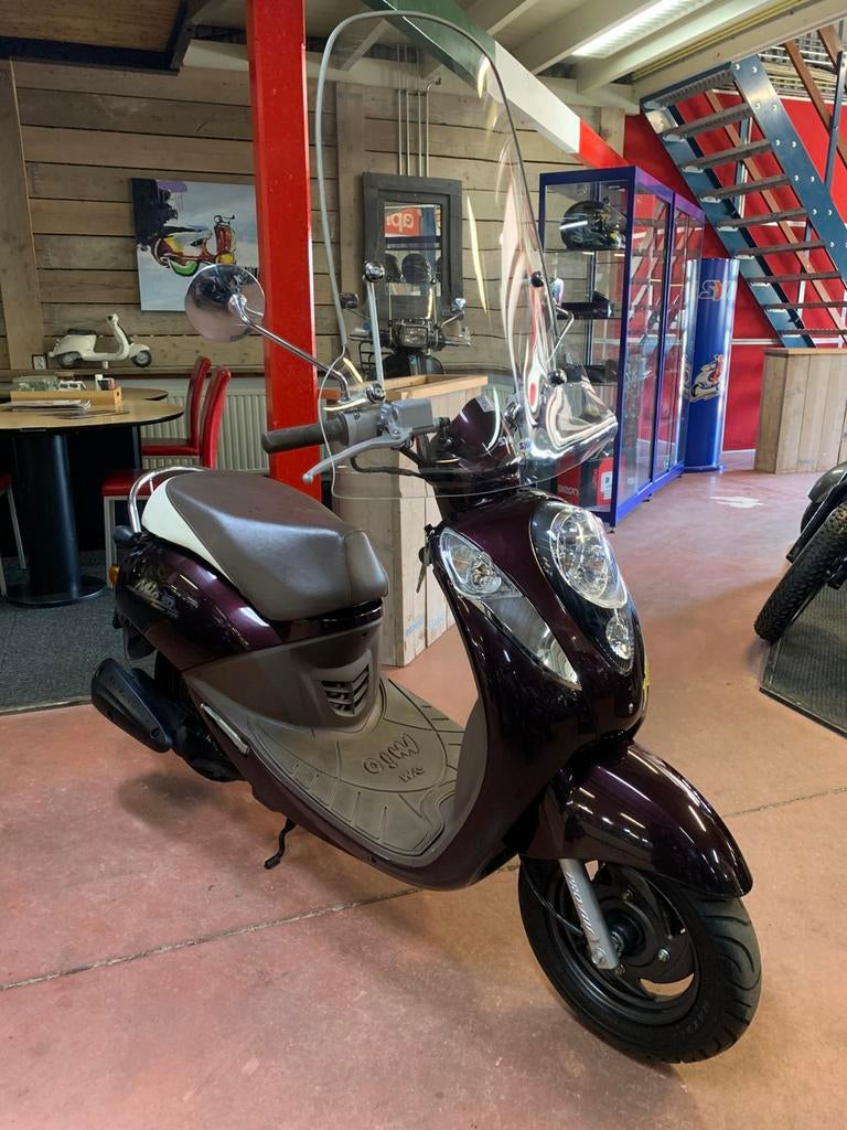 Gebro scooters: Sym mio 45KM BROM Bj2009 zeer nette staat, Fietsen en Brommers, Scooters | SYM, Zo goed als nieuw, Mio, Maximaal 45 km/u