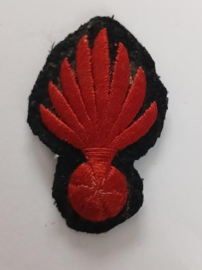 Nederlands geoefend handgranaat werper embleem, voor 1940, Verzamelen, Militaria | Tweede Wereldoorlog, Ophalen of Verzenden, Landmacht