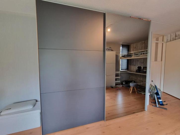 Linnenkast met schuifdeuren en spiegel, Huis en Inrichting, Kasten | Kledingkasten, Gebruikt, 200 cm of meer, 200 cm of meer, 50 tot 75 cm