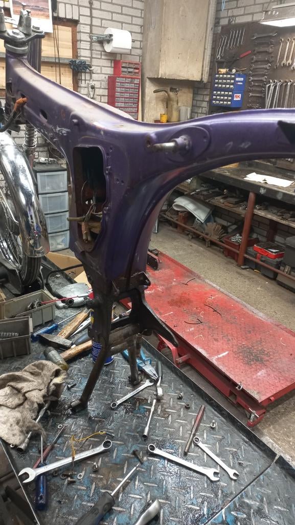 Gezocht frame van yamaha 2f2 1978, Fietsen en Brommers, Brommeronderdelen | Oldtimers, Ophalen of Verzenden, Zo goed als nieuw