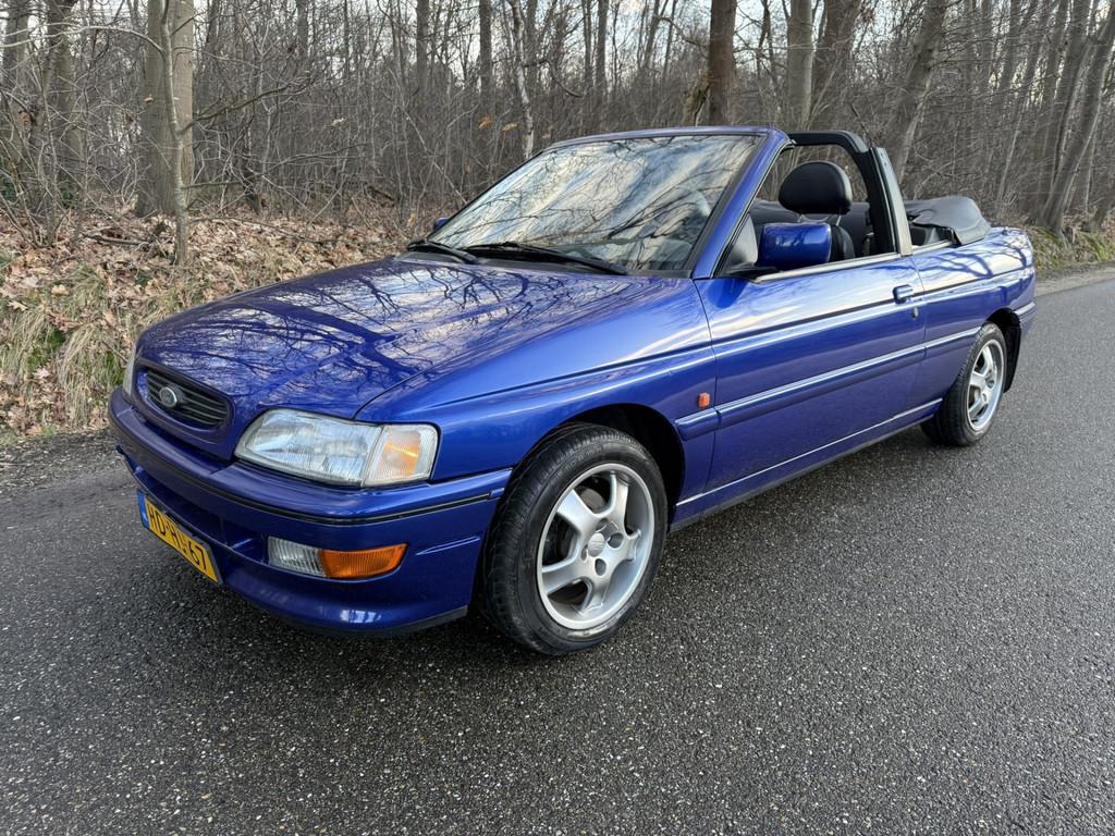 Ford Escort Cabrio 1.8 XR3i (bj 1993), Auto's, Oldtimers, Voorwielaandrijving, Cabriolet, Blauw, 1796 cc