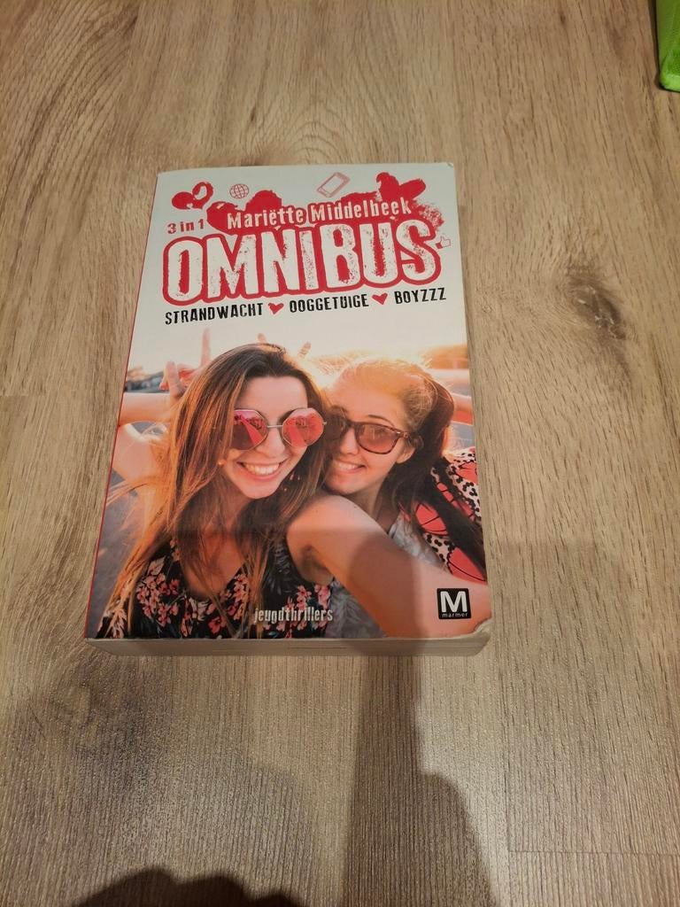 Mariëtte Middelbeek Omnibus: Strandwacht, Ooggetuige, Boyzzz, Ophalen of Verzenden, Gelezen, Mariëtte Middelbeek, Fictie