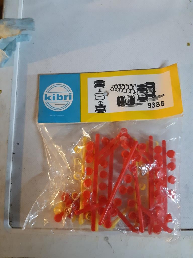 Kibri bouwpakket olievaten 9386 HO, Overige merken, Gelijkstroom of Wisselstroom, Brug, Tunnel of Gebouw, Nieuw