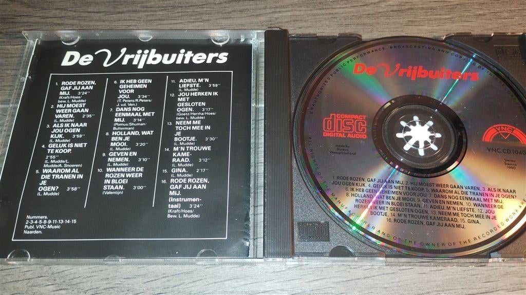 De Vrijbuiters ‎- Rode Rozen Gaf Jij Aan Mij en 15 Andere Gr, Ophalen of Verzenden, Gebruikt, Levenslied of Smartlap