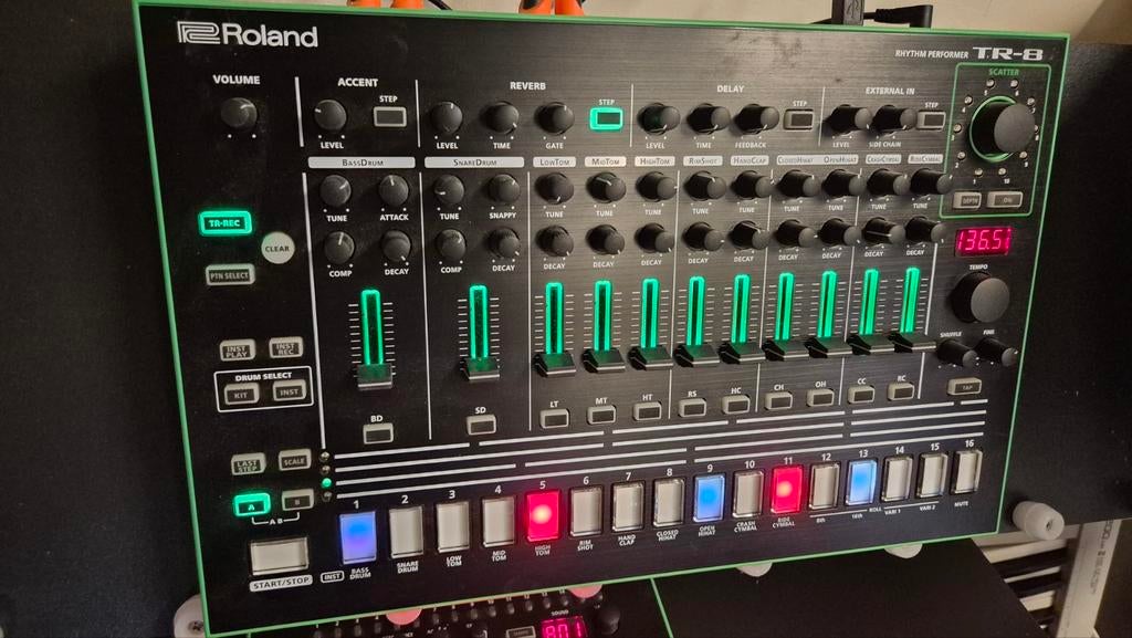 Roland TR-8 Rhythm Performer met 7x7 expansion, Muziek en Instrumenten, Drumcomputers, Ophalen of Verzenden, Zo goed als nieuw