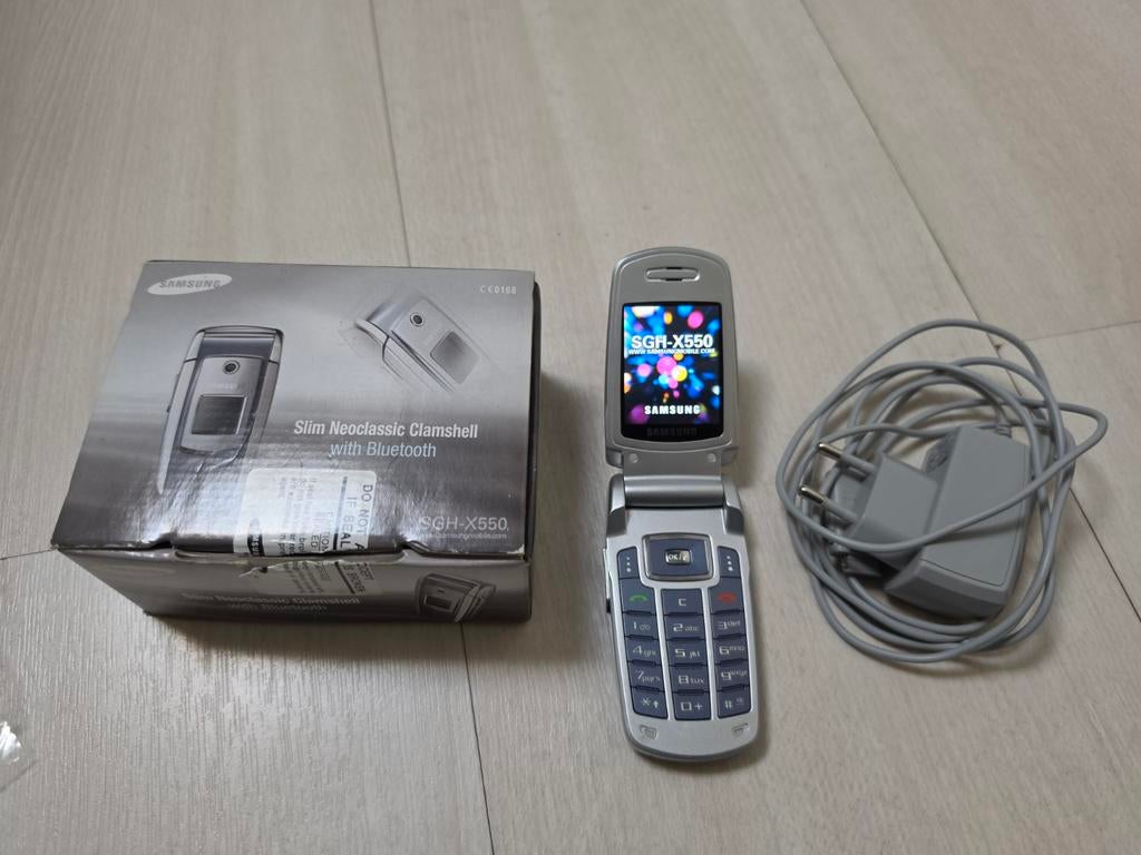 Samsung SGH-X550 Mobiele Telefoon met Oplader en Doos, Telecommunicatie, Mobiele telefoons | Samsung, Gebruikt, Overige modellen