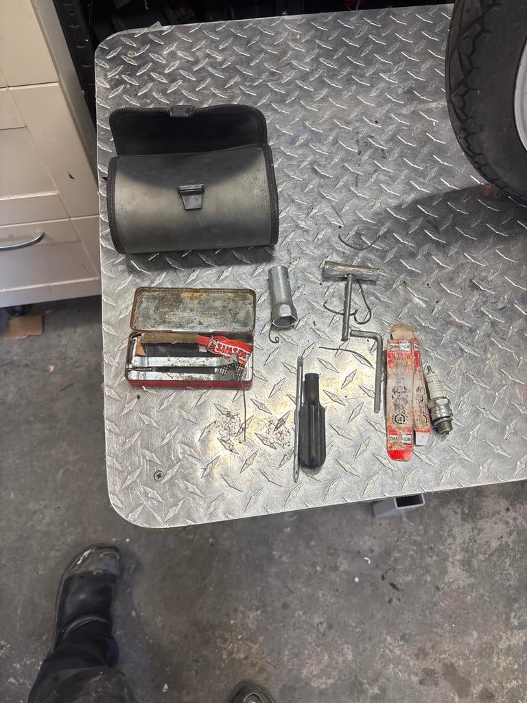 Klassieke brommer reparatiekit met tasje, Fietsen en Brommers, Ophalen of Verzenden, Gebruikt, Overige typen, Overige merken