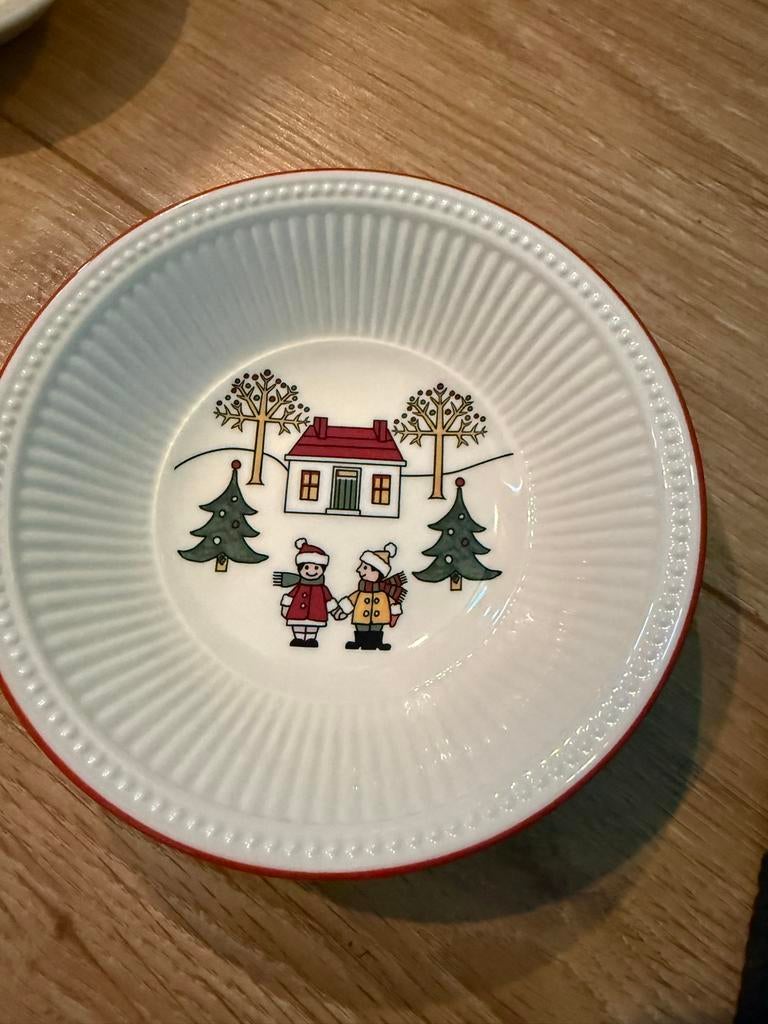 2 x Wedgwood Windsor Christmas kommetje, Huis en Inrichting, Keuken | Servies, Ophalen, Gebruikt, Kom(men), Wedgwood