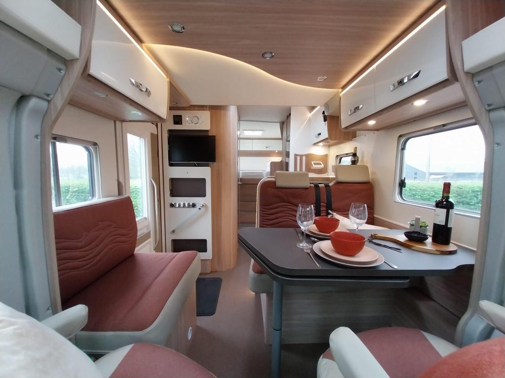 Bürstner Delfin T 726 2x airco + tv + solair en omv, Caravans en Kamperen, Campers, Ringverwarming, Omvormer, Fiat, Treinzit