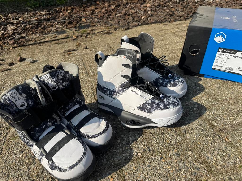 Wake board bindingen liquid force 6x maat 44/45, Ophalen of Verzenden, Zo goed als nieuw, Schoenen