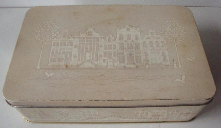 Verkade blik voor koek, grijs met grachtenpanden en gestilee, Verzamelen, Blikken, Zo goed als nieuw, Koek(jes), Verkade, Ophalen of Verzenden