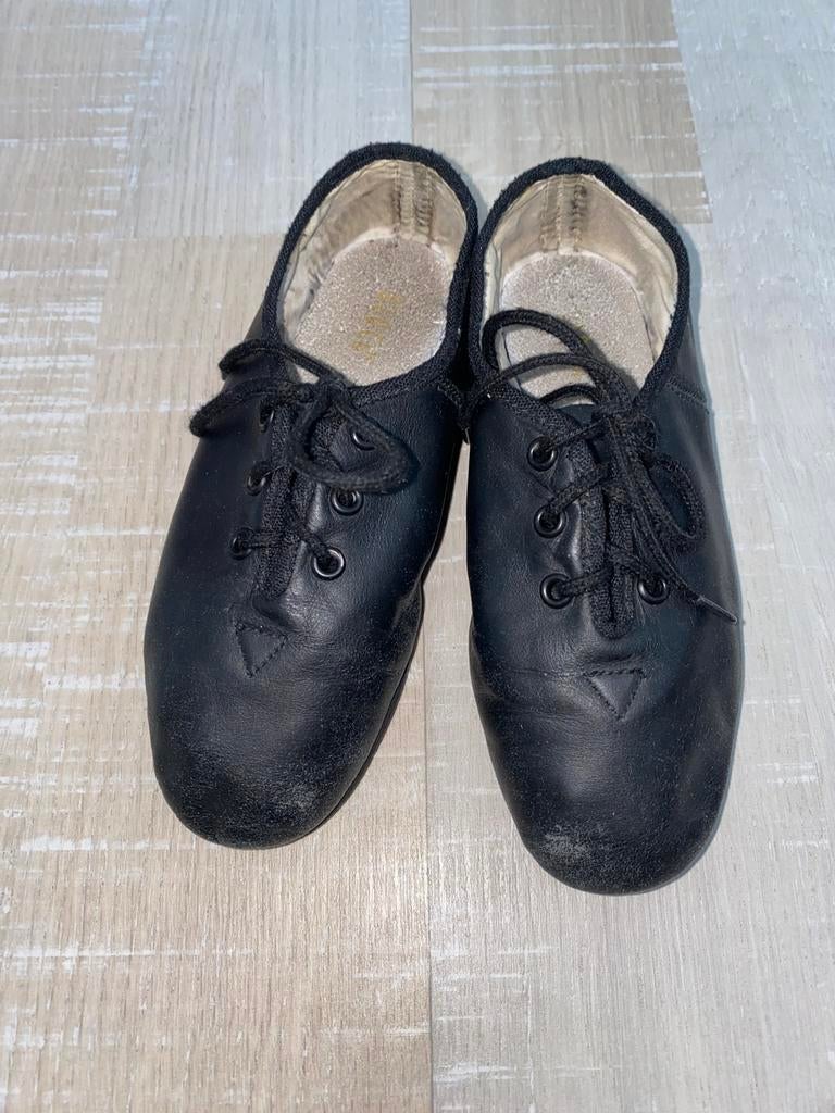 Mooie echte leer dansschoenen of ballet schoenen in maat 27, Sport en Fitness, Ballet, Ophalen of Verzenden, Zo goed als nieuw