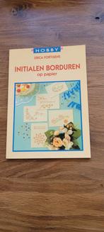 E. Fortgens - Initialen borduren op papier, Hobby en Vrije tijd, Ophalen of Verzenden, Zo goed als nieuw
