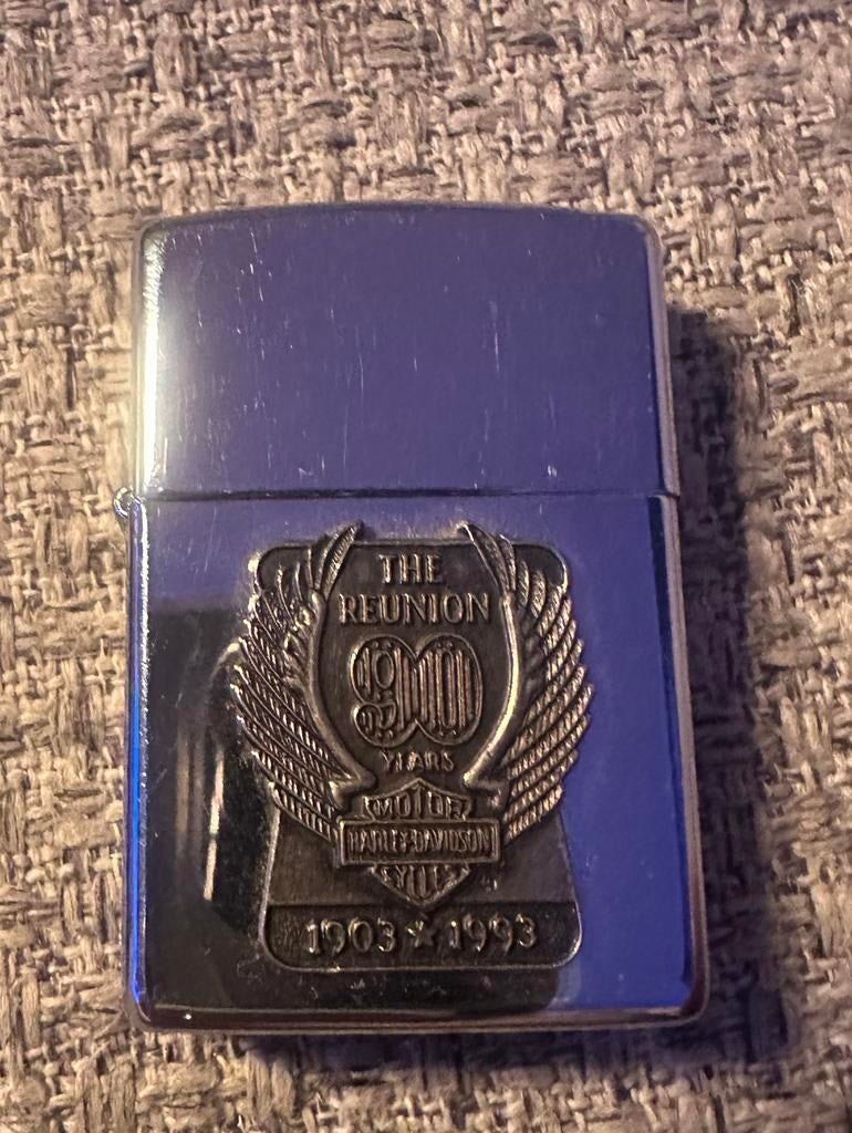 2x zippo 90 years Réunion, Verzamelen, Ophalen of Verzenden, Zo goed als nieuw, Aansteker