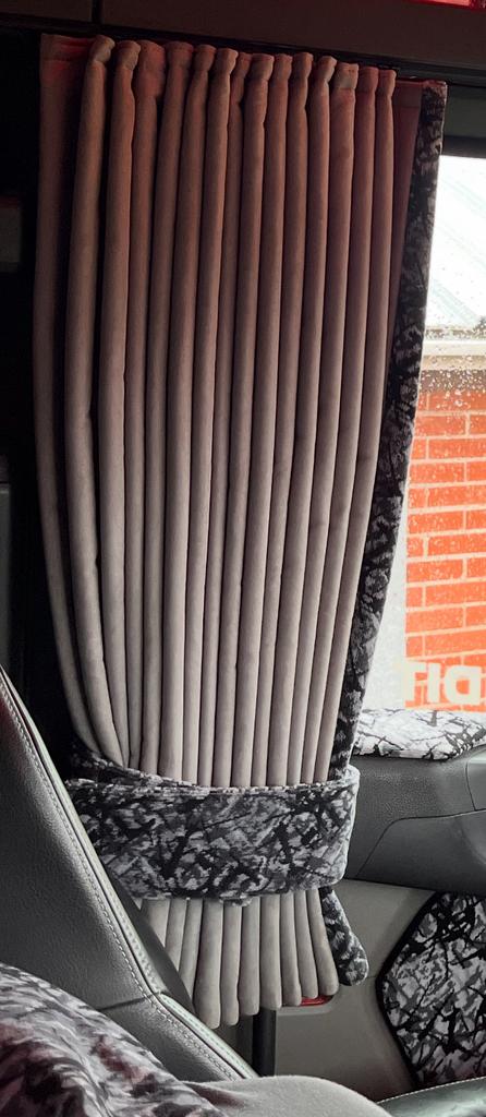 Zij gordijnen en raamband grijs plush, Ophalen, Scania