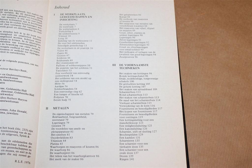Sieraden Maken — Vintage Handboek Edelsmeden 1978, Ophalen of Verzenden, Gelezen