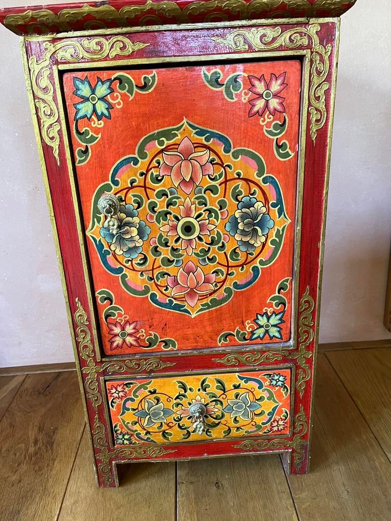 Tibetaans kastje handbeschilderd, Huis en Inrichting, Ophalen, Gebruikt