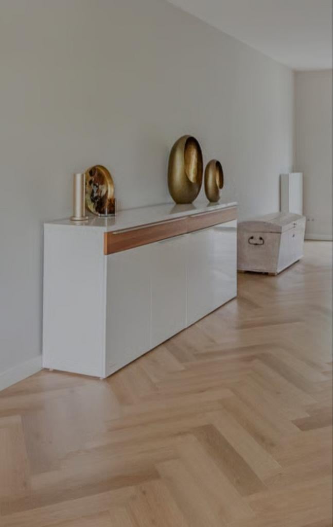 Hulsta Now Dressoir - Hoogglans Wit met Glazen Topblad, Gebruikt, Met deur(en), Glas, Ophalen of Verzenden